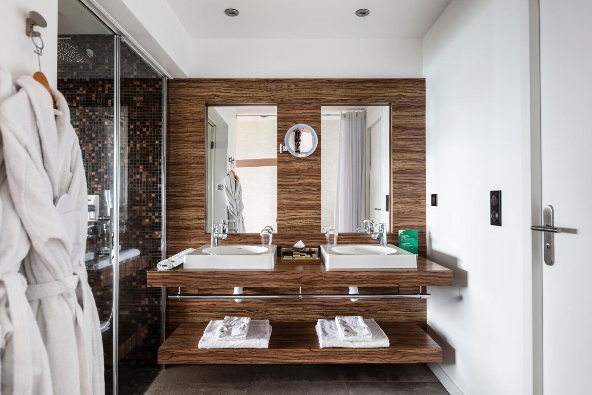 Hotel & Restaurant Origines Par Adrien Descouls - Teritoria Le Broc  Room photo